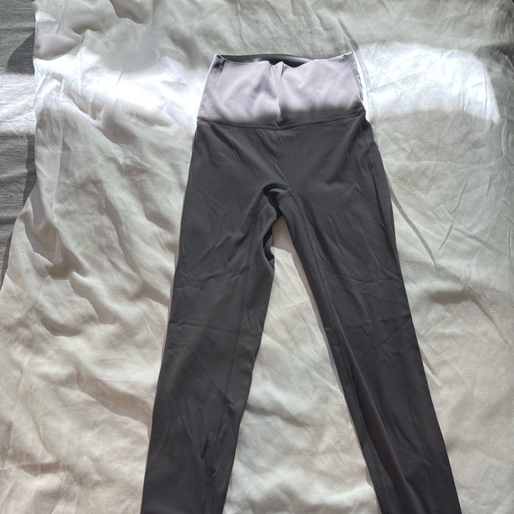 Gray cropped leggings